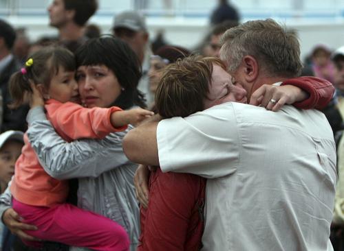 До двух возросло число жертв крушения теплохода на Волге, еще 103 человека числятся пропавшими без вести. Об этом сообщили 10 июля в МЧС РФ.