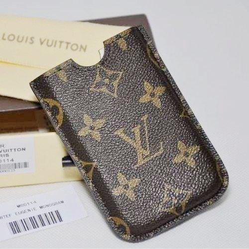 Чехлы для iPhone 4 от «Louis Vuitton» 4
