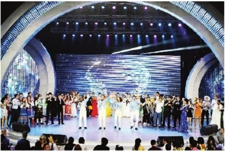 В Чанша открылся 10-й всемирный студенческий конкурс 'Китайский язык -- мост между народами'1
