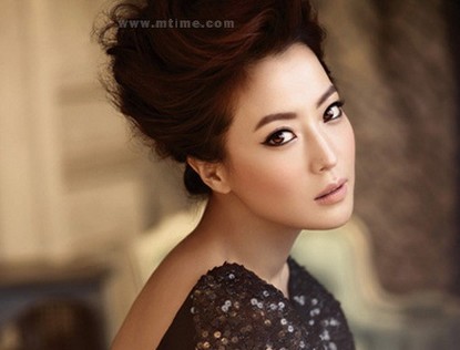 Красивая южнокорейская звезда Ким Хи Сон