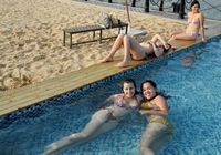 В Шанхае появился первый «пляжный бассейн» 