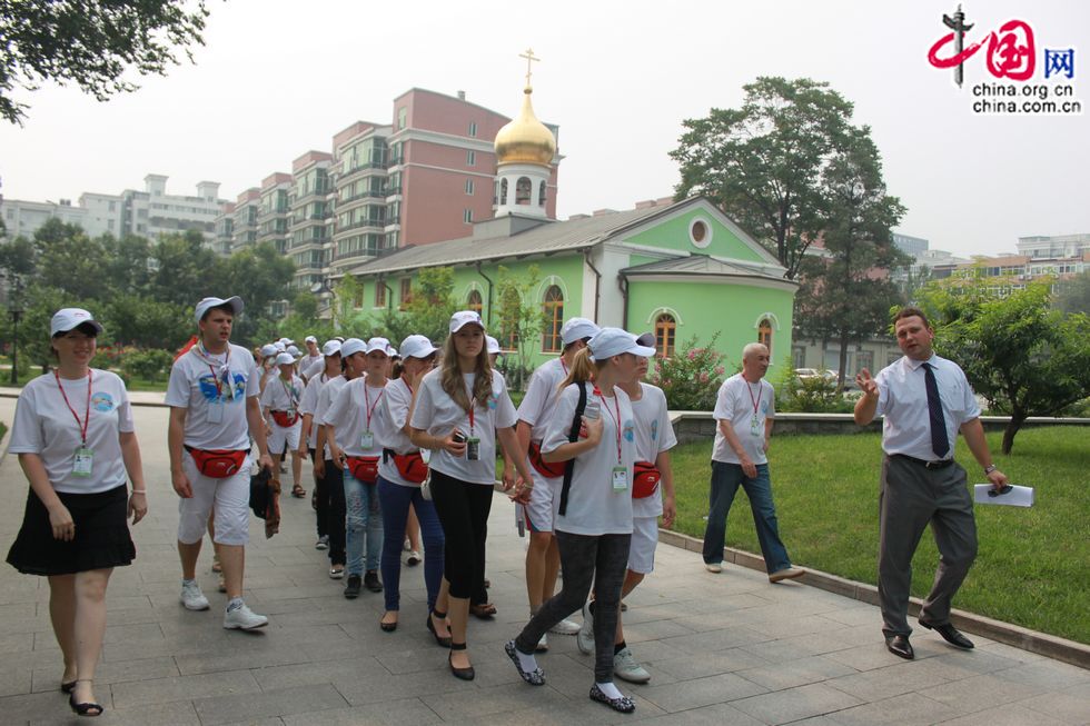 1 августа делегация летнего лагеря российских школьников в Китае посетила Посольство РФ в КНР. 
