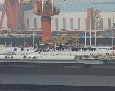 Пробный выход первого китайского авианосца в море, возможно, состоится в середине августа