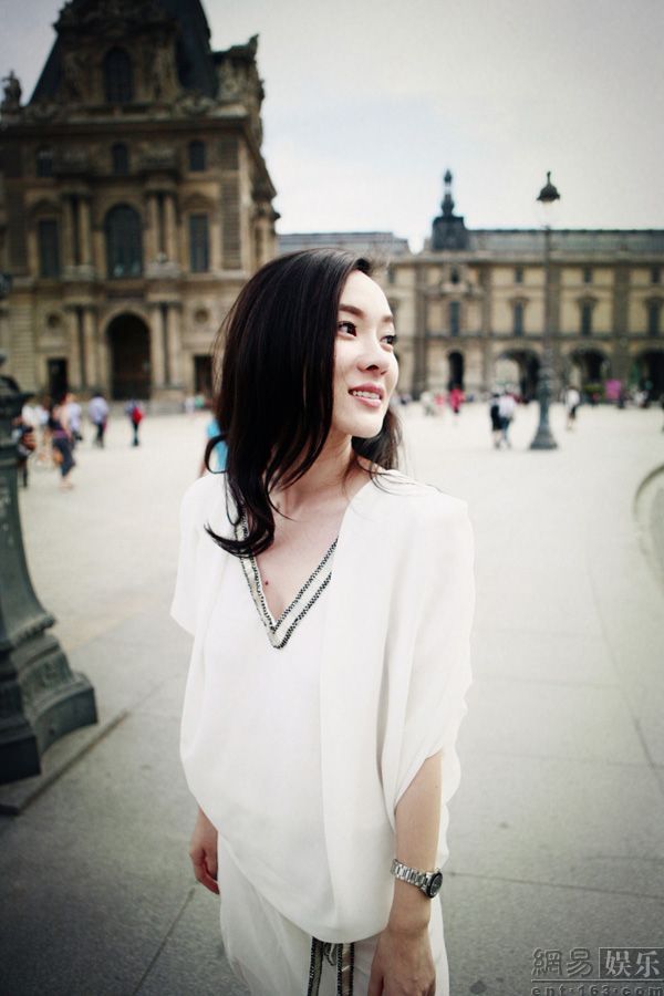 Красотка Хо Сыянь в Париже