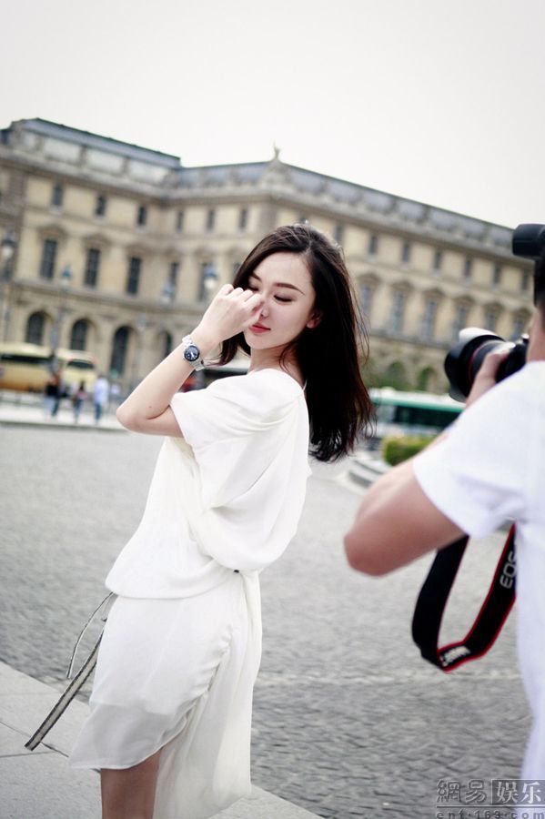 Красотка Хо Сыянь в Париже