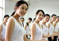О подготовке добровольцев, обслуживающих церемонии награждения на 26-й Универсиаде в Шэньчжэне