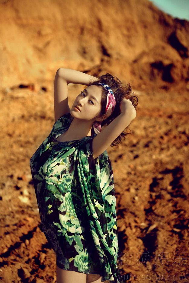 Красотка Чжан Шуюань в летних снимках