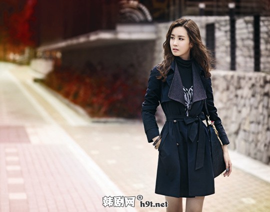 Южнокорейская актриса Ли Да Хэ в новом каталоге одежды