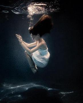 Фотографии людей, снятые русским фотографом Еленой Калис в воде