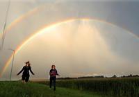 В небе Беларуси появилась «двойная радуга»