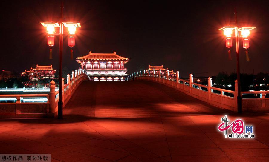 Прекрасные ночные пейзажи Лотосового парка династии Тан
