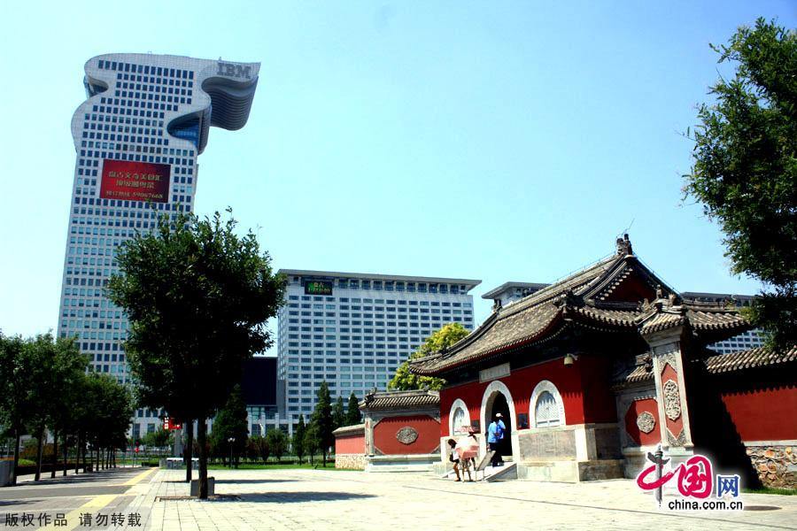 Оригинальная достопримечательность среди группы строений пекинской Олимпиады-2008 – храм «Няннянмяо»