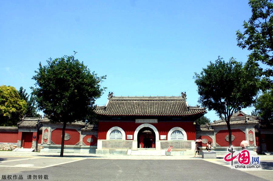 Оригинальная достопримечательность среди группы строений пекинской Олимпиады-2008 – храм «Няннянмяо»