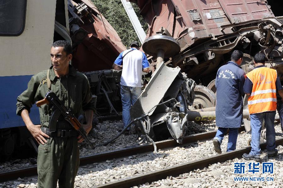 Авария произошла около 11:15 в районе Корсо в провинции Бумердес, в примерно 60 км к востоку от столицы Алжира. 