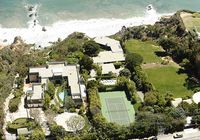 Брэд Питт продает дом на пляже в Малибу за $14 млн
