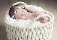 Симпатичные спящие новорожденные