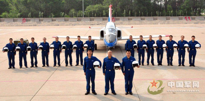 В Китае появились две новые пилотажные группы ВВС НОАК7