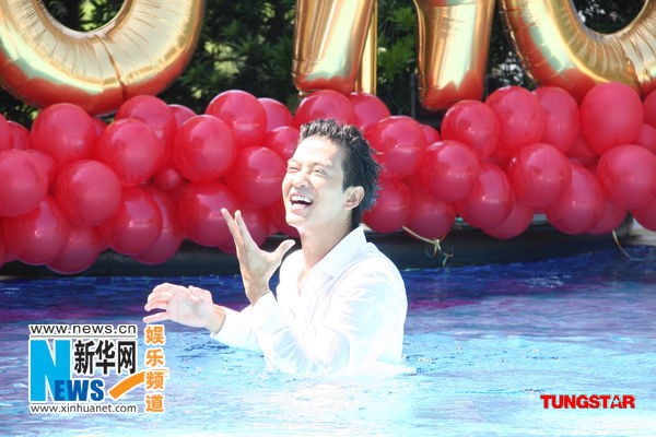 Новый образ певца Чэнь Сяодуна15