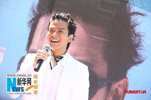 Новый образ певца Чэнь Сяодуна10