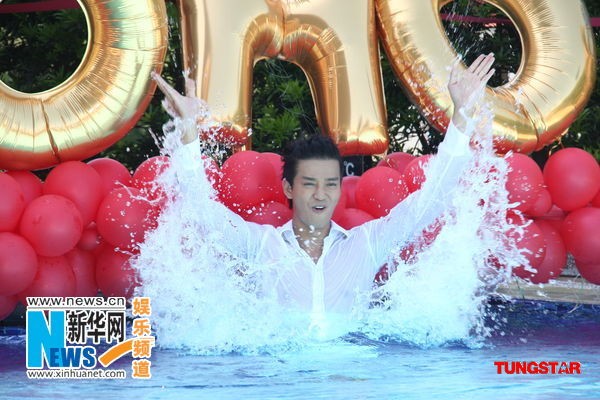 Новый образ певца Чэнь Сяодуна13