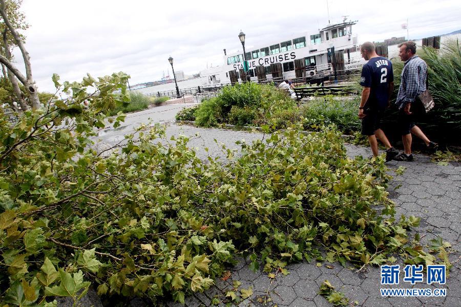 Министр национальной безопасности США Джанет Наполитано объявила сегодня, что после понижения уровня урагана 'Айрин' до тропического шторма 'худшее' осталось позади.