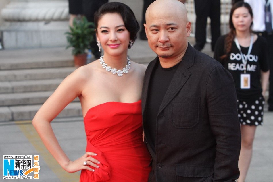 Чжан Юйци и муж Ван Цюаньань на церемонии обнародования кинопремии «Хуабяо»5