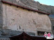 Пещеры Могао расположены в горах Миншашань, в 25 километрах к юго-востоку от города Дуньхуан провинции Ганьсу. Могао – самая большая в мире сокровищница будийского искусства.