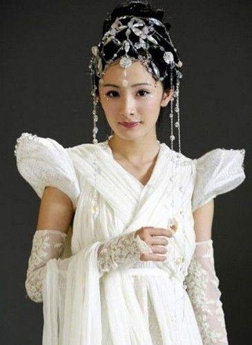 Красавицы в древнекитайских нарядах