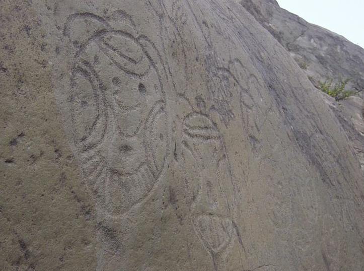 Настенные картины на скалах гор Хэланьшань