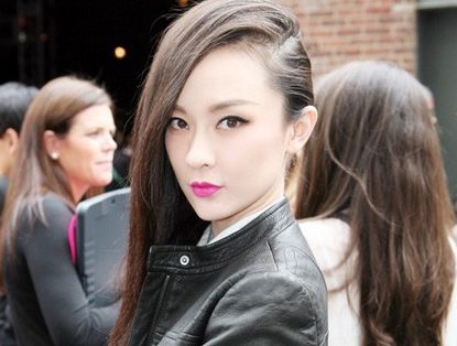 Красотка Хо Сыянь на Неделе моды в Нью-Йорке