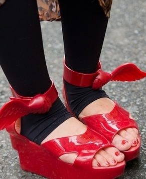 Красивые туфли модниц на улицах Токио10