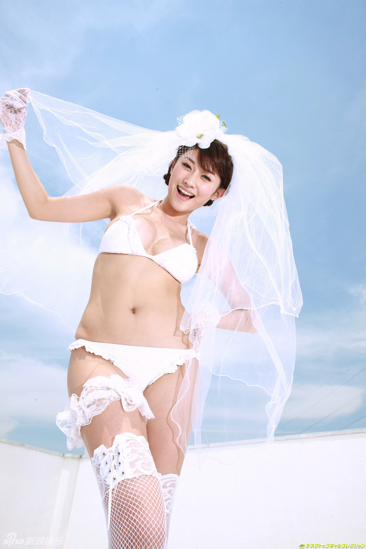 Сексуальная японская актриса Микиэ Хара1
