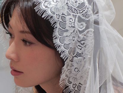 Линь Чжилин в свадебных платьях