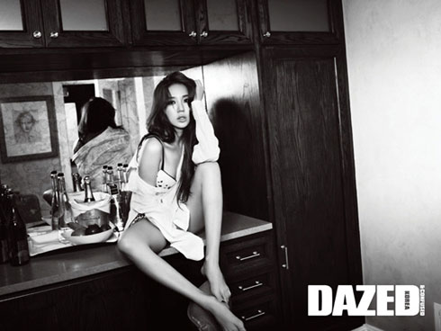 Сексуальная южнокорейская звезда Юн Ын Хе в рекламе нижего белья 