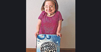 Жительница штата Иллинойс Бриджет Джордан (Bridgette Jordan) официально признана самой маленькой женщиной в мире. Ее рост в возрасте 22 лет составляет 69 сантиметров.