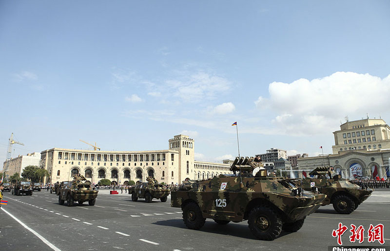 Военный парад в честь 20-летия независимости Армении