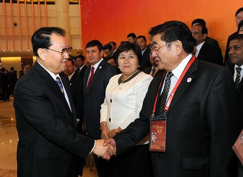 Встреча члена ПК Политбюро ЦК КПК Ли Чанчуня с зарубежными участниками Евразийского экономического форума-2011 