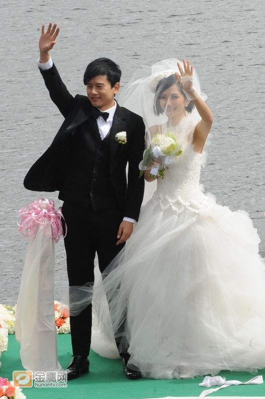 Церемония свадьбы Се На и Чжан Цзе в Шангриле