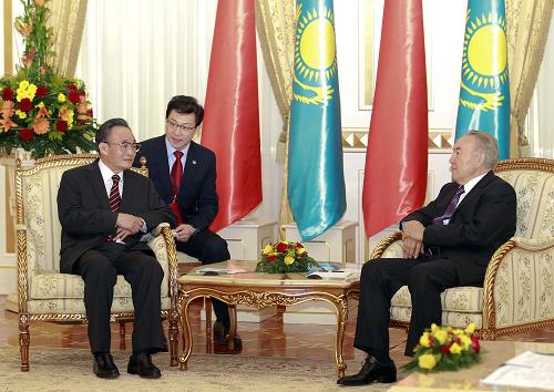 Н. Назарбаев сказал, что Казахстан и Китай -- это страны-соседи, добрые друзья и хорошие партнеры, имеющие широкий круг общих интересов. 