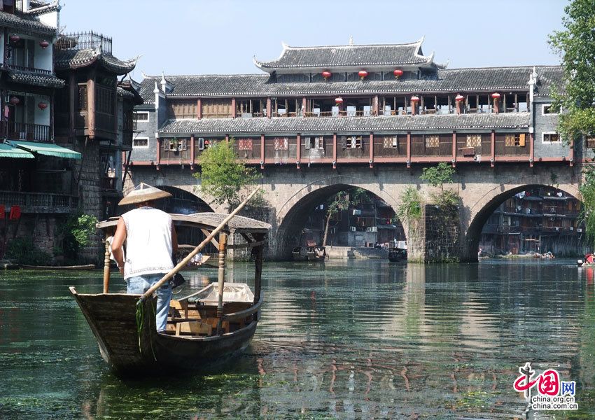 Фэнхуан – один из самых красивых городков Китая
