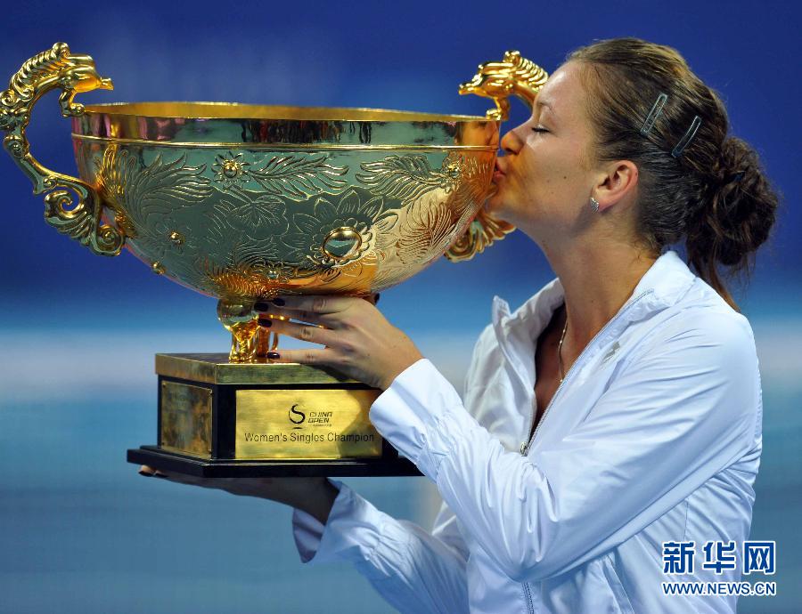 В финальном матче турнира WTA China Open, прошедшем вчера в Пекине, польская теннисистка Агнешка Радваньска победила немку Андреу Петкович со счетом 2:1.