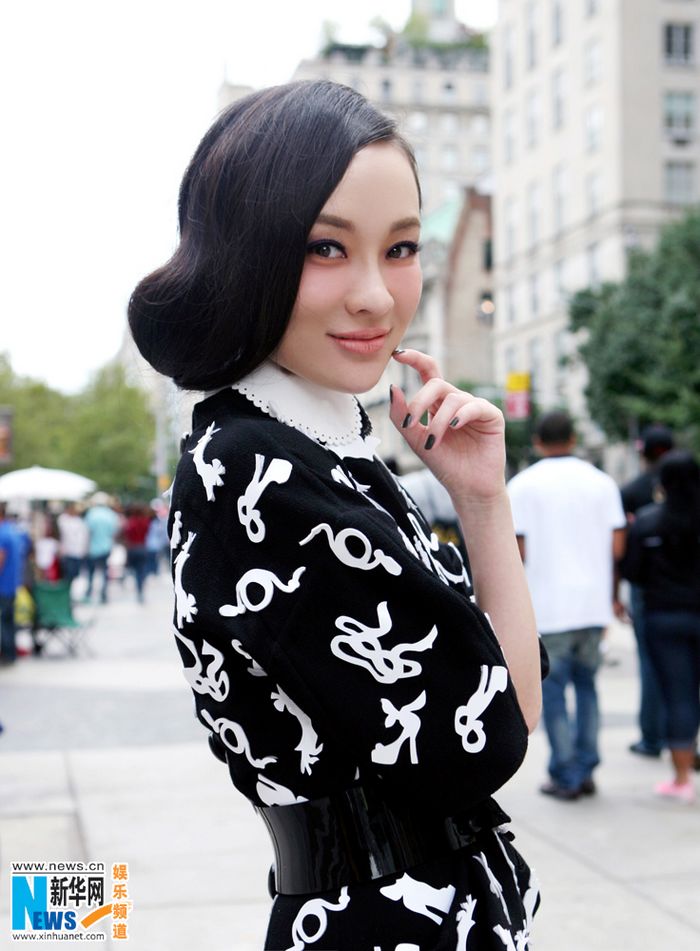 Красотка Хо Сыянь в модных снимках в Нью-Йорке