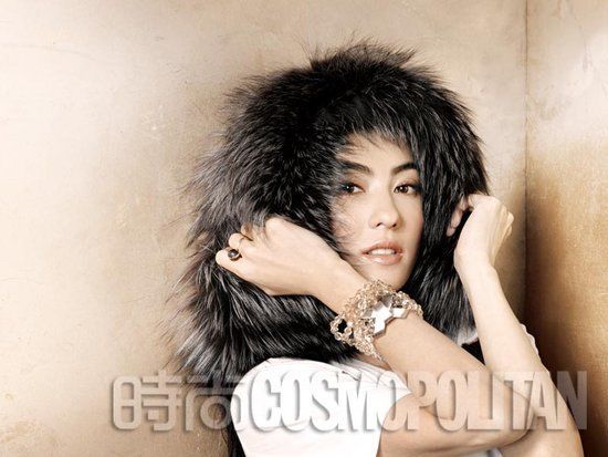 Сянганская звезда Чжан Бочжи попала на «COSMO»