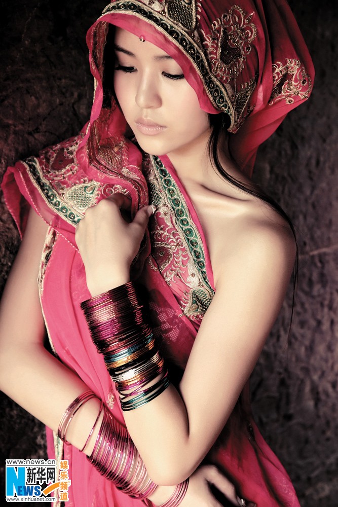 Красавица Вэнь Синь в индийской одежде4