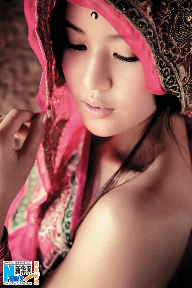 Красавица Вэнь Синь в индийской одежде6