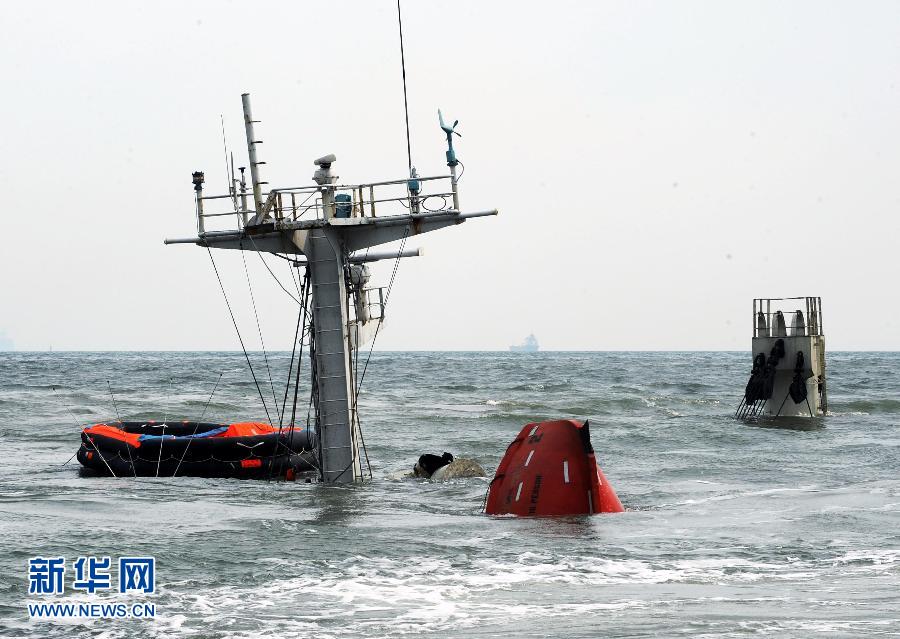 Один моряк погиб и 10 числятся пропавшими без вести в результате столкновения судов в морской акватории вблизи города Циндао провинции Шаньдун /Восточный Китай/. Это подтвердило сегодня провинциальное управление по морским делам.