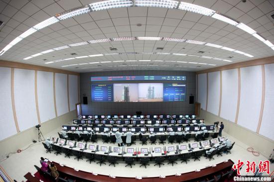 На днях на стартовой площадке Цзюцюаньского космодрома было завершено функциональное тестирование космического аппарата и ракеты-носителя для полетной задачи «Шэньчжоу-8». 