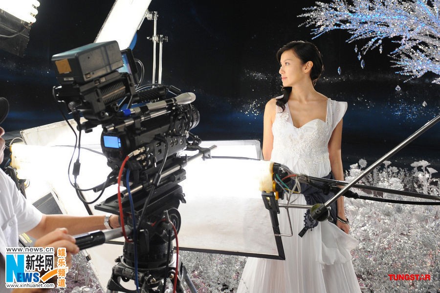 Линь Силэй в съемке рекламы3