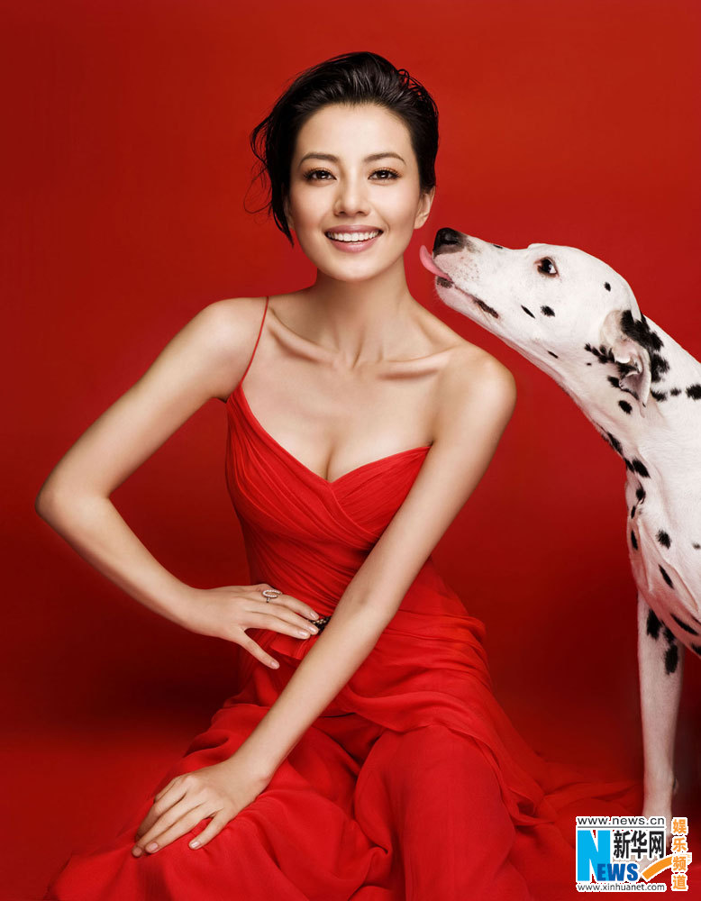 Звезда Гао Юаньюань попала на обложку «ELLE» с симпатичными животными