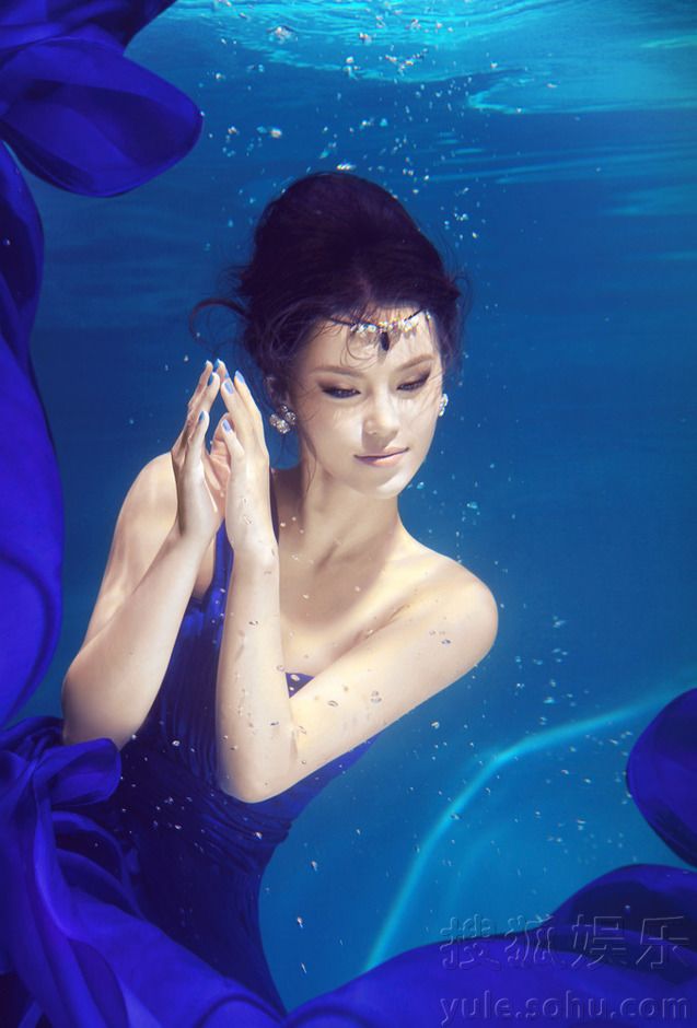 Подводные снимки красавицы Хань Даньтун